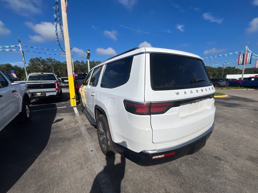 Used 2024 Jeep Wagoneer Series II w/ Flexible Seating Group RWD image 3