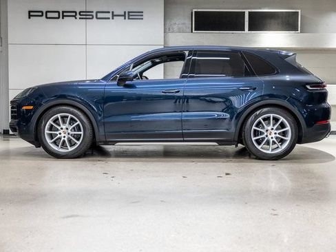 Used 2025 Porsche Cayenne S AWD/4WD image 2