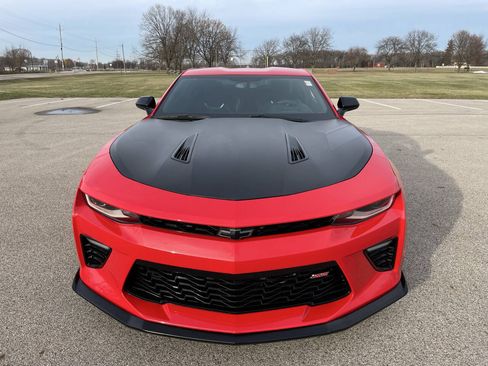 Used 2018 Chevrolet Camaro SS RWD image 28