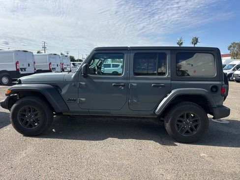 Used 2024 Jeep Wrangler Unlimited Sport AWD/4WD image 8