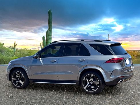 Used 2025 Mercedes-Benz GLE 350 4MATIC w/ AMG Line Exterior image 4