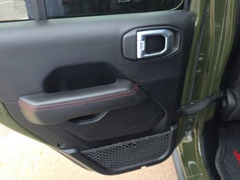 Used 2021 Jeep Gladiator Rubicon AWD/4WD image 15