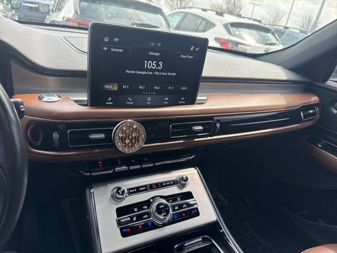 Used 2021 Lincoln Aviator Reserve w/ Elements Package Plus image 14