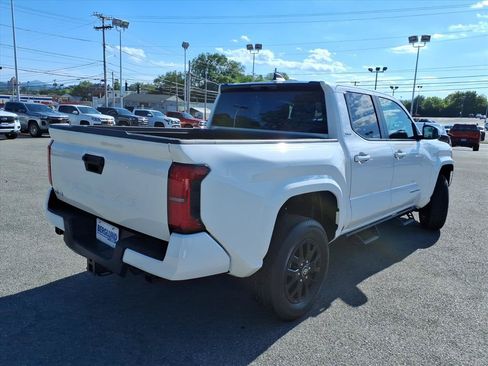 Used 2024 Toyota Tacoma SR5 AWD/4WD image 4