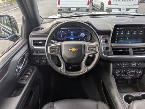 Used 2024 Chevrolet Suburban LT image 19