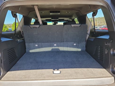 Used 2018 Cadillac Escalade ESV Platinum AWD/4WD image 11