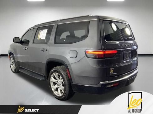 Used 2022 Jeep Wagoneer Series I w/ Premium Group I AWD/4WD image 9