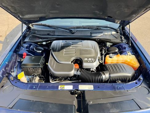 Used 2014 Dodge Challenger SXT image 20