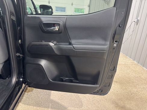 Used 2019 Toyota Tacoma TRD Off-Road image 26