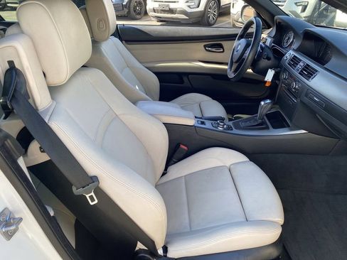 Used 2012 BMW 328i Convertible image 12