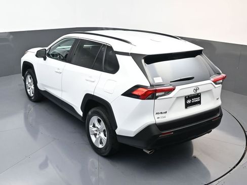 Used 2021 Toyota RAV4 XLE FWD image 19
