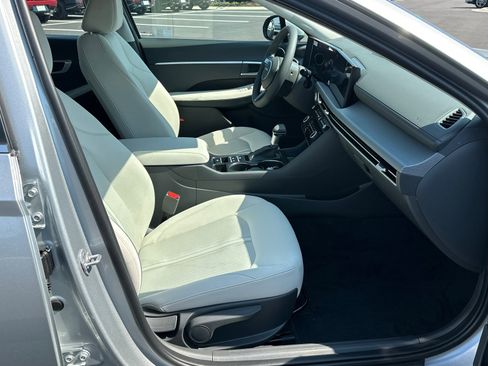 New 2025 Hyundai Sonata SE image 12