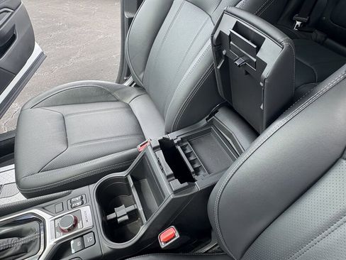 Used 2020 Subaru Forester Limited image 18