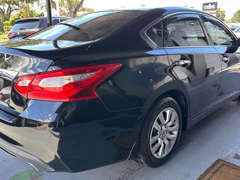 Used 2017 Nissan Altima 2.5 S w/ Power Driver Seat Package FWD image 6
