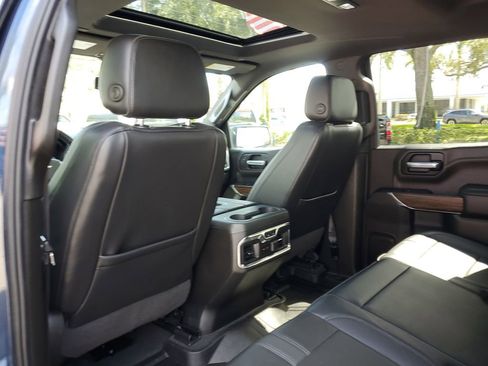 Used 2021 Chevrolet Silverado 1500 High Country image 9