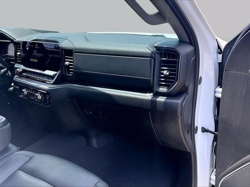 Used 2025 GMC Sierra 1500 SLT RWD image 19