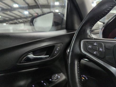 Used 2019 Chevrolet Equinox LT image 16