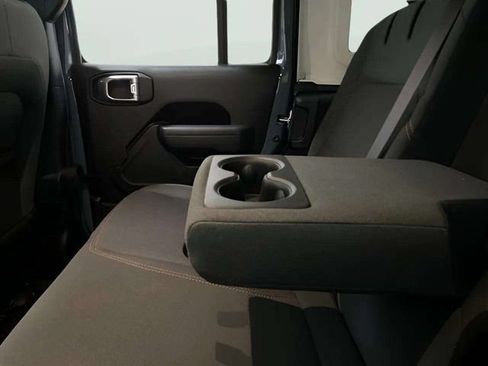 Used 2024 Jeep Wrangler Unlimited AWD/4WD image 69