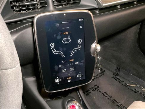 Used 2023 McLaren Artura image 33