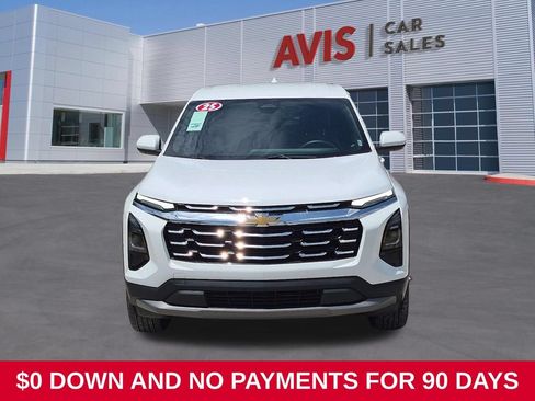 Used 2025 Chevrolet Equinox LT FWD image 2