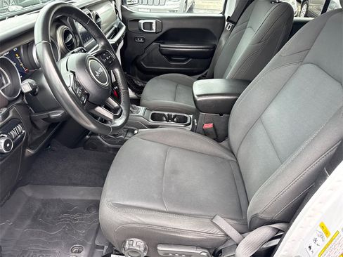 Used 2018 Jeep Wrangler Unlimited Sport S image 24