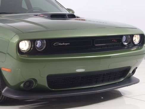 Used 2019 Dodge Challenger R/T Scat Pack w/ Shaker Package image 38