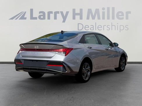 New 2026 Hyundai Elantra SEL Sport Premium image 7