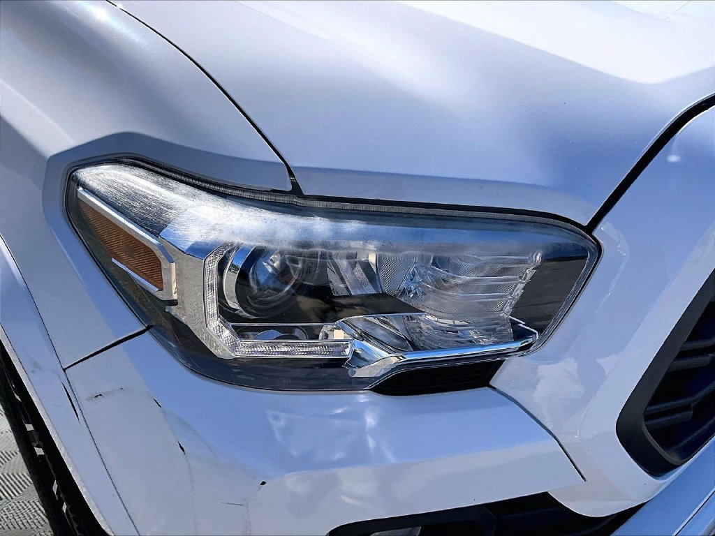 Used 2020 Toyota Tacoma TRD Sport AWD/4WD image 33