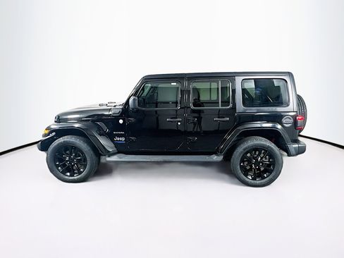 Used 2022 Jeep Wrangler Sahara w/ Cold Weather Group image 4