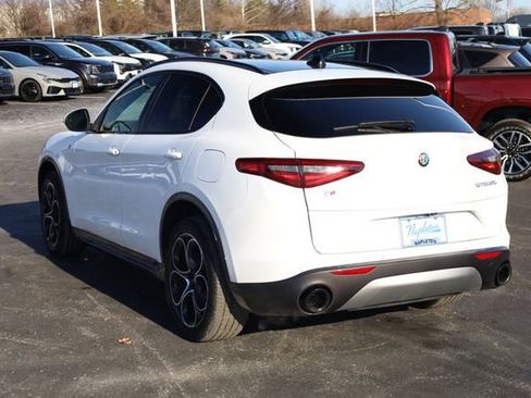 Used 2023 Alfa Romeo Stelvio Ti AWD/4WD image 5