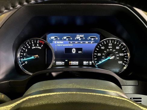 Used 2021 Ford Expedition XLT image 13