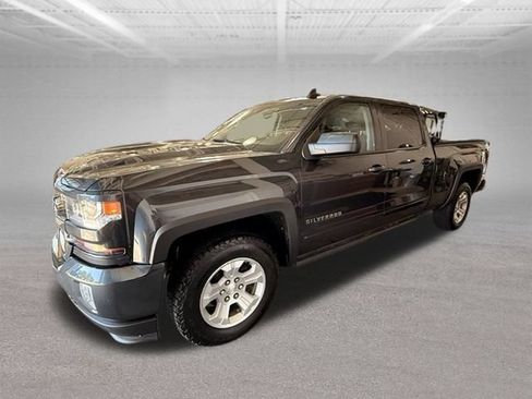 Used 2018 Chevrolet Silverado 1500 LT w/ All Star Edition AWD/4WD image 4