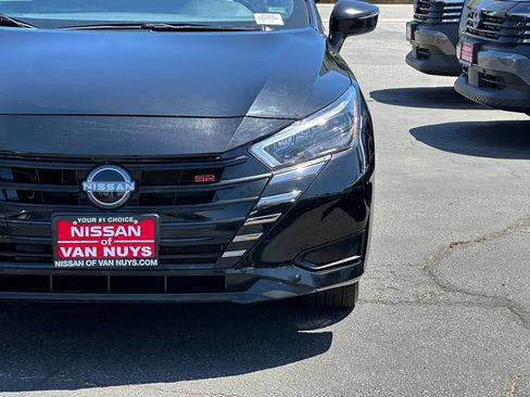 Used 2024 Nissan Versa SR FWD image 12