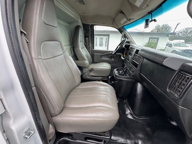 Used 2016 Chevrolet Express 2500 RWD image 20