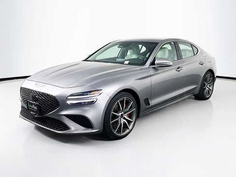 Used 2025 Genesis G70 2.5T image 3