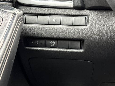 Certified 2023 Nissan Rogue SV image 31