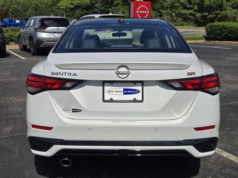 Used 2025 Nissan Sentra SR w/ SR Premium Package FWD image 9