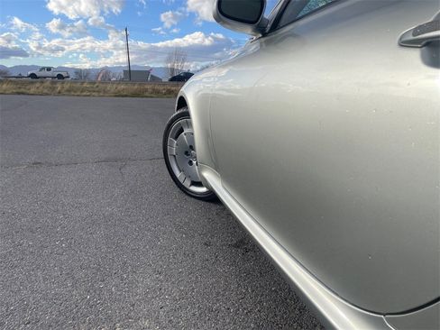 Used 2003 Lexus SC 430 Convertible image 24