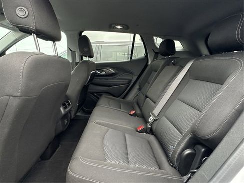 Used 2024 GMC Terrain SLE image 9