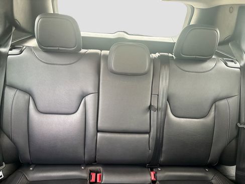 Used 2018 Jeep Renegade Limited FWD image 20