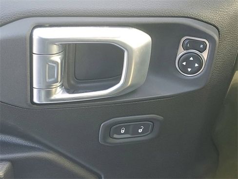 Certified 2023 Jeep Gladiator Sport image 17