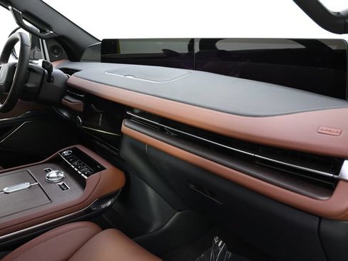 New 2026 Lincoln Navigator L Reserve AWD/4WD image 15