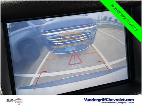 Used 2017 Chevrolet Suburban LT RWD image 13