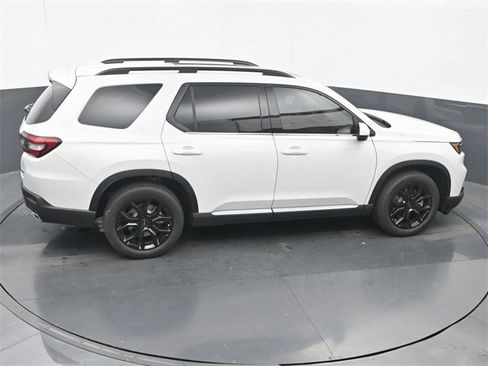 Certified 2025 Honda Pilot Touring image 23