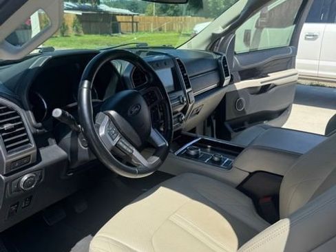 Used 2021 Ford Expedition Max Platinum AWD/4WD image 3