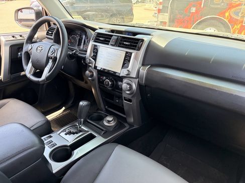 Used 2021 Toyota 4Runner SR5 Premium w/ Moonroof Package AWD/4WD image 11