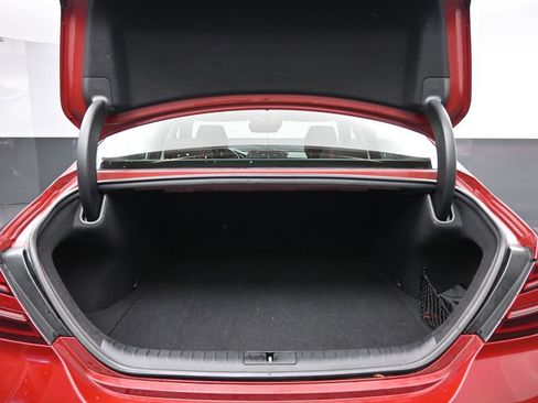 Used 2023 Genesis G70 2.0T image 32