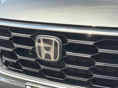 Used 2025 Honda CR-V LX image 8