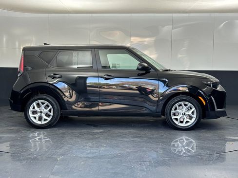 Used 2024 Kia Soul LX w/ Option Group 015 image 2