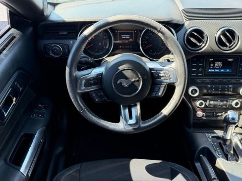 Used 2017 Ford Mustang Coupe image 8